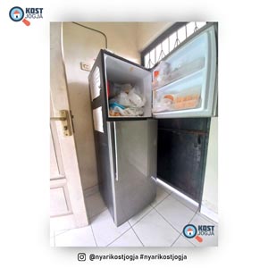 info kost putri jogja upn ugm amikom kamar 09 8
